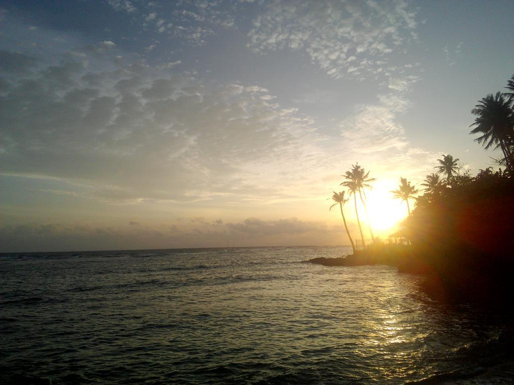 Sayuri Beach Hotel ماتارا المظهر الخارجي الصورة
